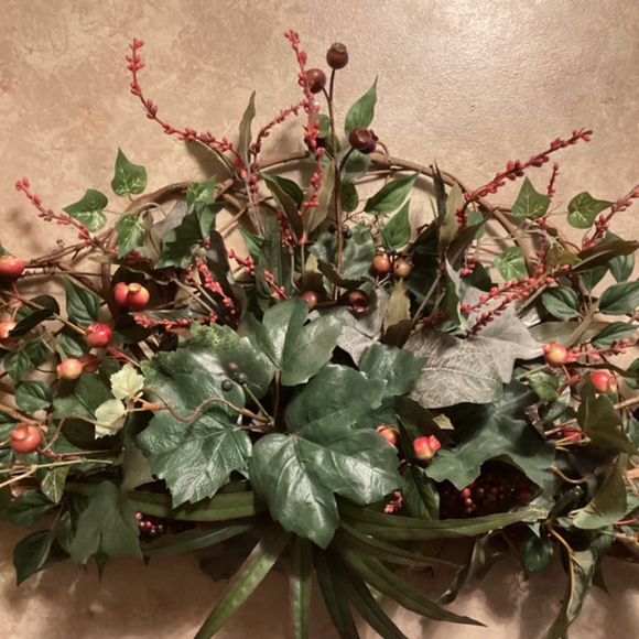 Artificial Greenery Ivy Floral Grapevine Wooden Wall Decor - Picture 2 of 7